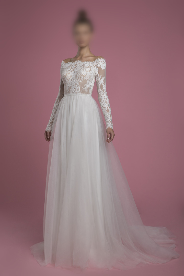 LONG SLEEVE A-LINE LACE WEDDING DRESS WITH TULLE SKIRT