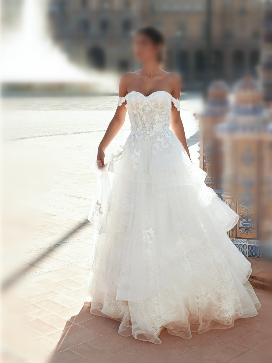 A-LINE OPEN-BACK WEDDING DRESS WITH SWEETHEART NECKLINE, DROP SLEEVES AND LACE