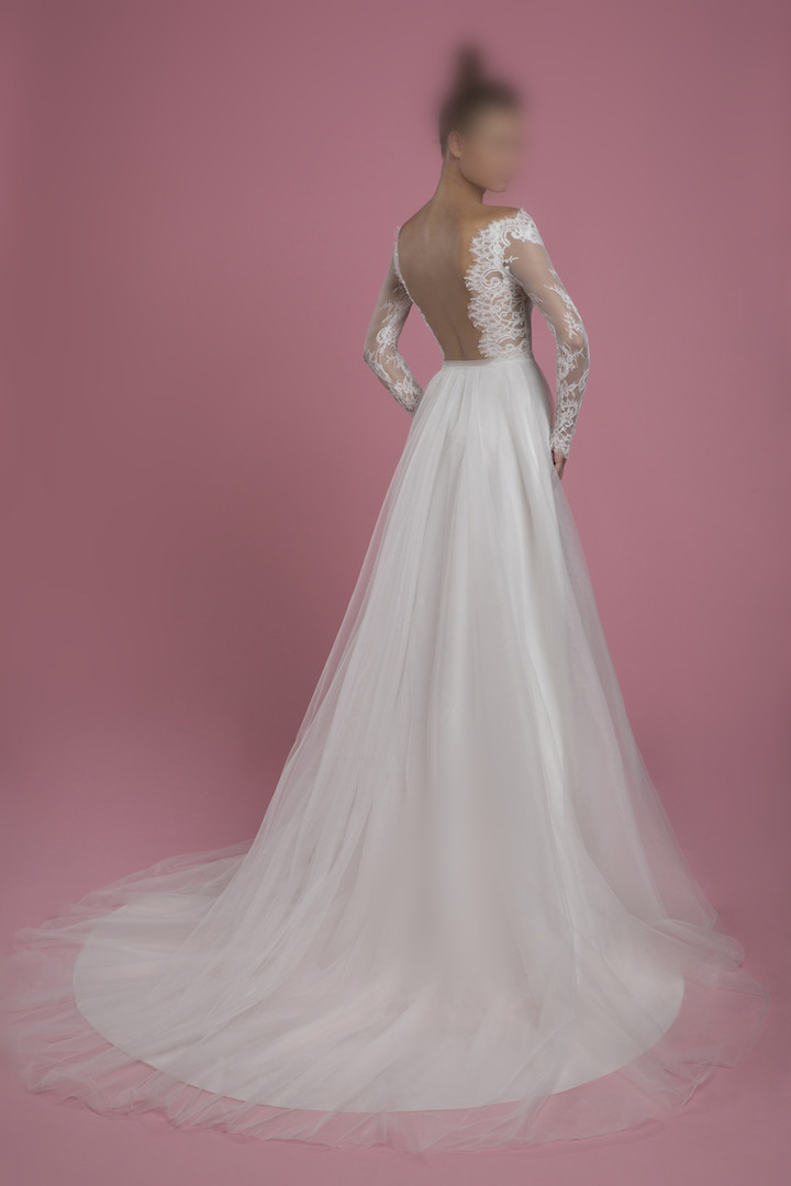 LONG SLEEVE A-LINE LACE WEDDING DRESS WITH TULLE SKIRT