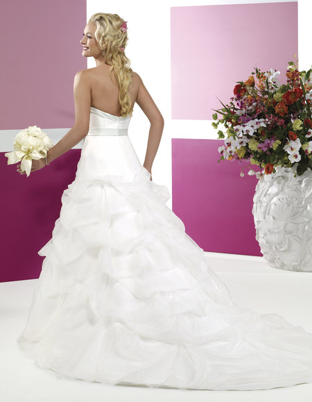 EG Wedding Dresses 472