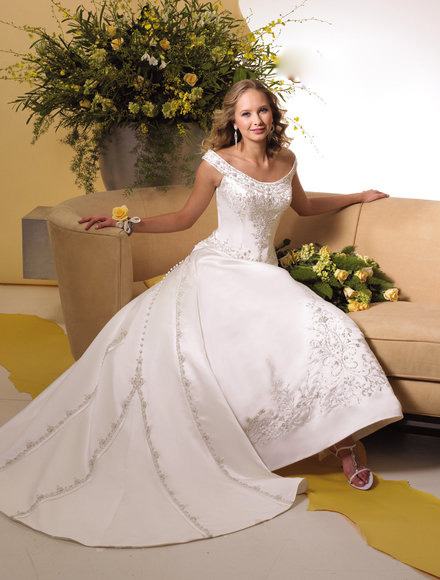 EG Wedding Dresses 480