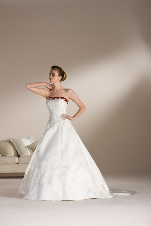 HS Wedding Dresses 560