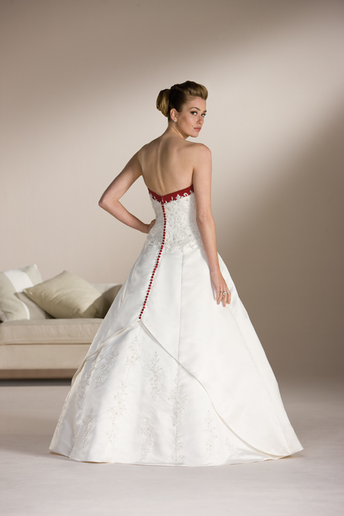 HS Wedding Dresses 560