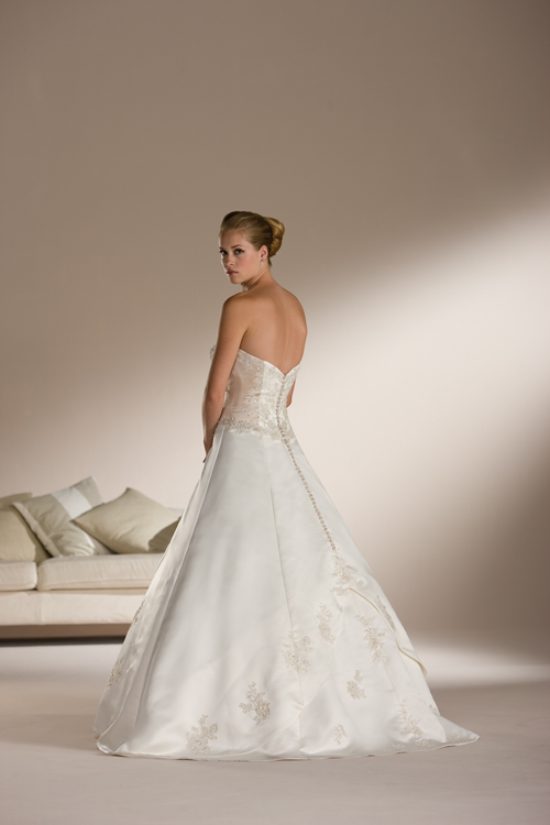 HS Wedding Dresses 561