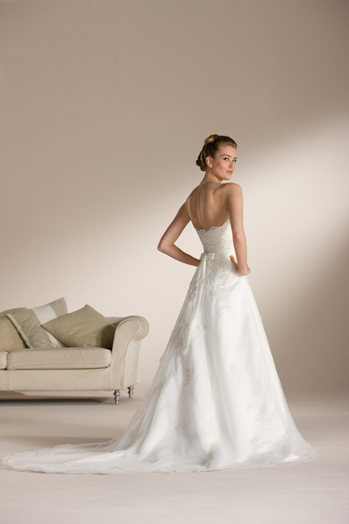 HS Wedding Dresses 571