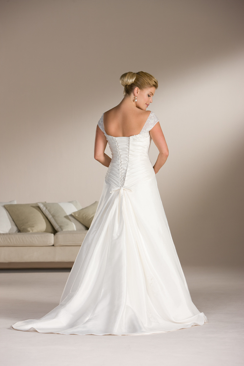 HS Wedding Dresses 585