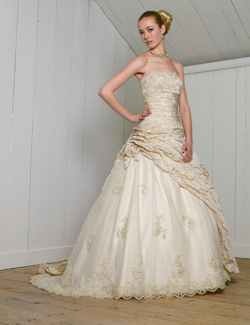 HS Wedding Dresses 601