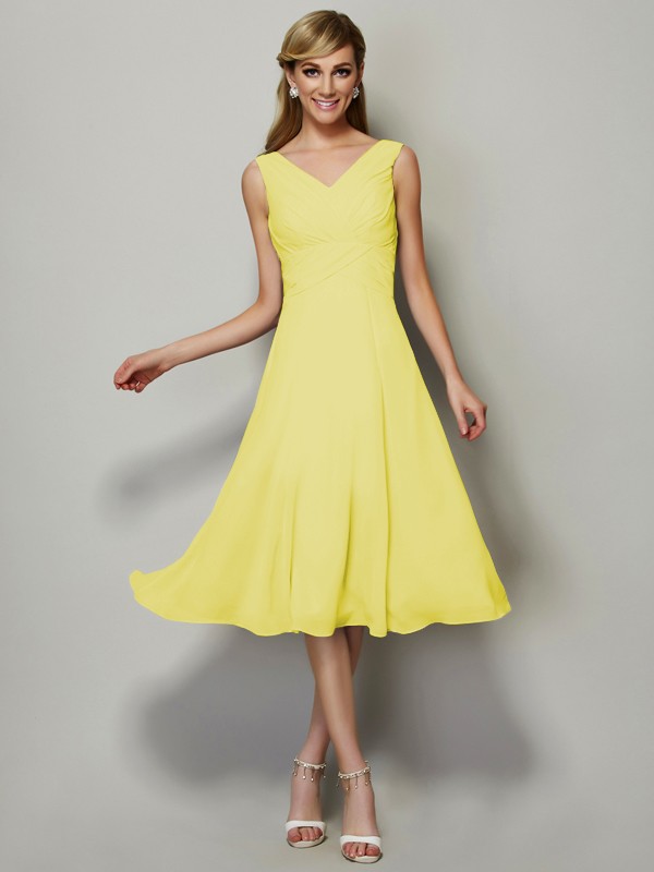 A-Line/Princess V-neck Sleeveless Pleats Short Chiffon Bridesmaid Dresses 2846