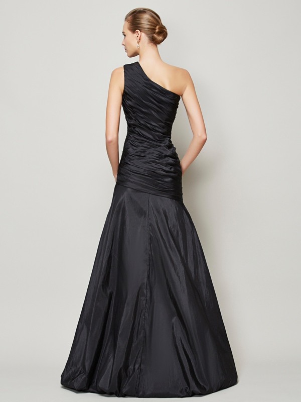 A-Line/Princess One-Shoulder Sleeveless Pleats Long Taffeta Bridesmaid Dresses 2407