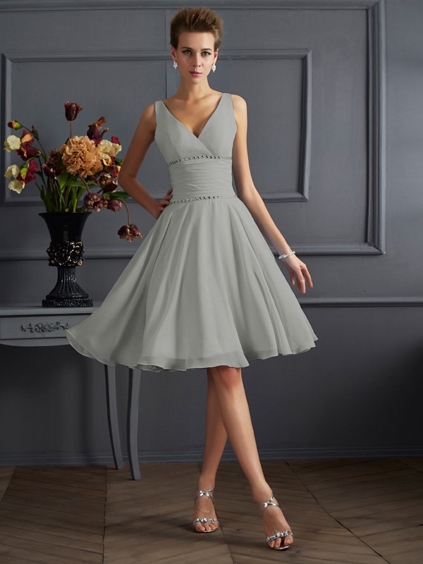 A-Line/Princess V-neck Sleeveless Pleats Short Chiffon Bridesmaid Dresses 2847