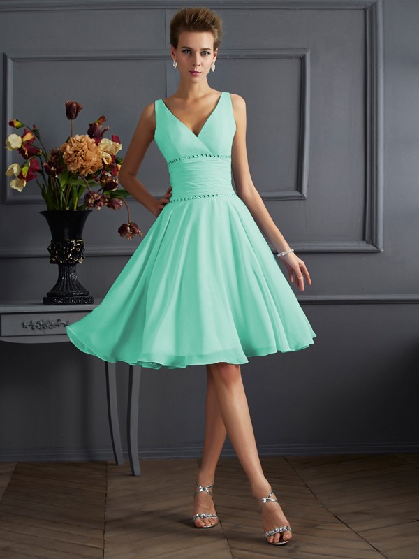 A-Line/Princess V-neck Sleeveless Pleats Short Chiffon Bridesmaid Dresses 2847