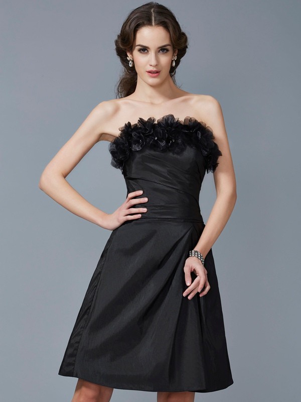 Sheath/Column Strapless Sleeveless Hand-Made Flower Short Taffeta Bridesmaid Dresses 3123