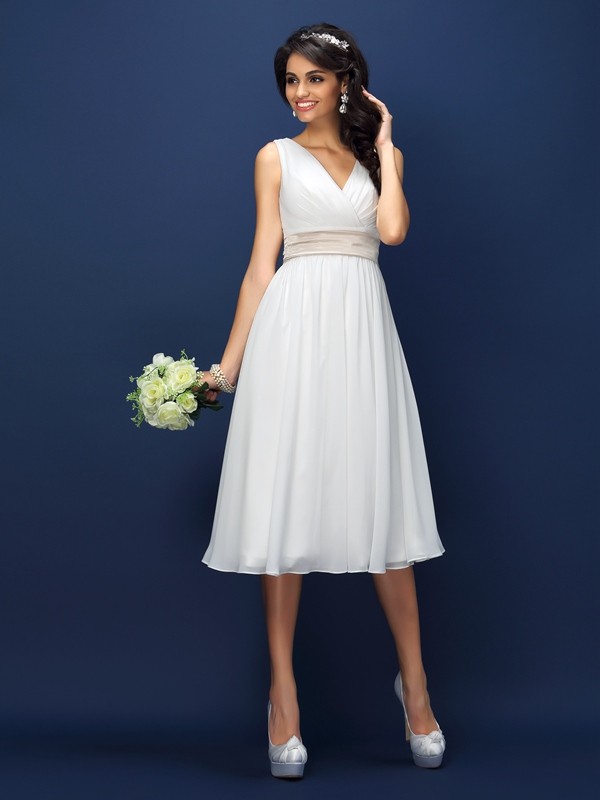 A-Line/Princess V-neck Pleats Sleeveless Short Chiffon Bridesmaid Dresses 2806