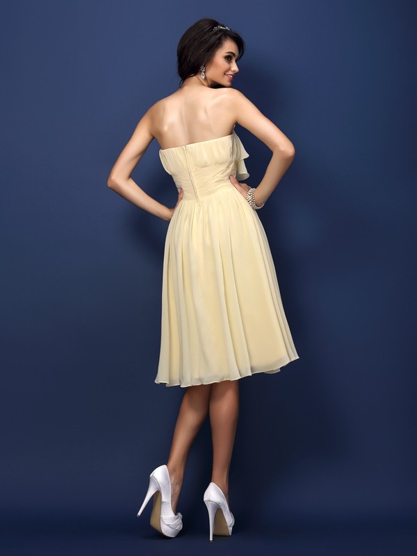 A-Line/Princess Strapless Hand-Made Flower Pleats Sleeveless Short Chiffon Bridesmaid Dresses 2562