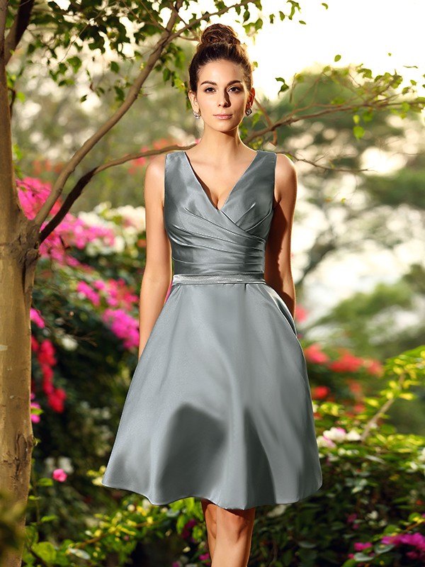 A-Line/Princess V-neck Ruched Sleeveless Short Satin Bridesmaid Dresses 2812