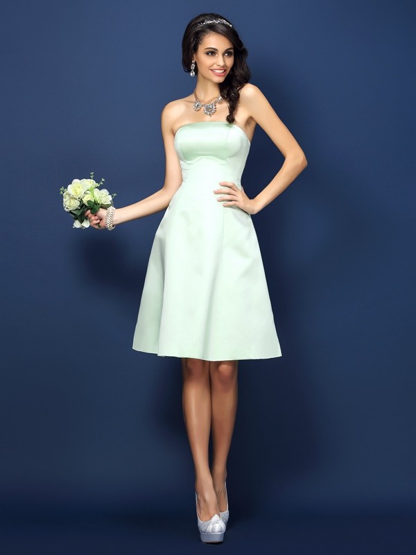 A-Line/Princess Strapless Sleeveless Short Satin Bridesmaid Dresses 2622