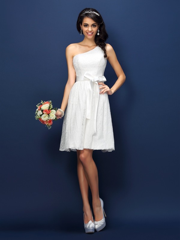 A-Line/Princess One-Shoulder Lace Sleeveless Short Lace Bridesmaid Dresses 2371