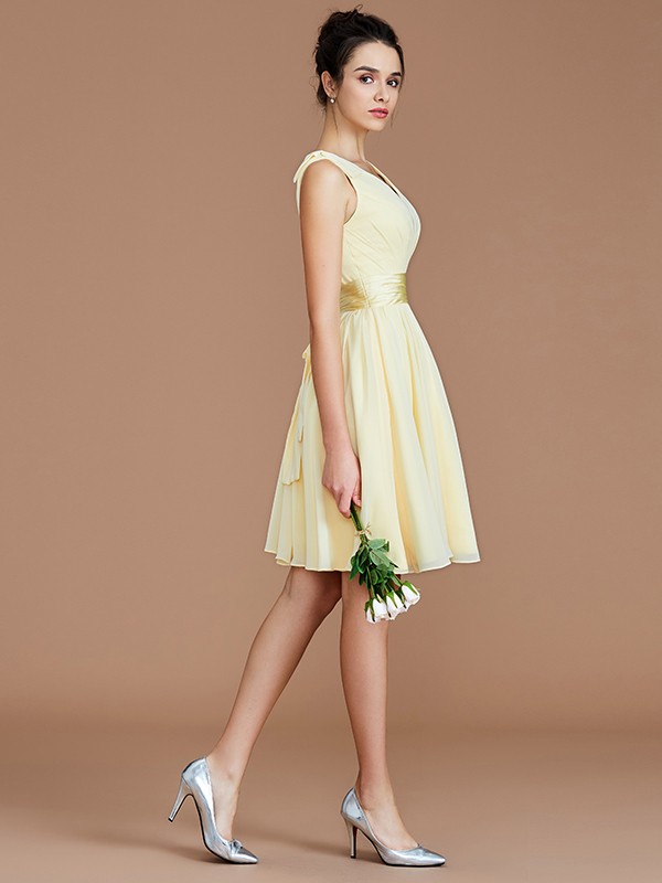 A-Line/Princess V-neck Sleeveless Sash/Ribbon/Belt Short/Mini Chiffon Bridesmaid Dresses 2856