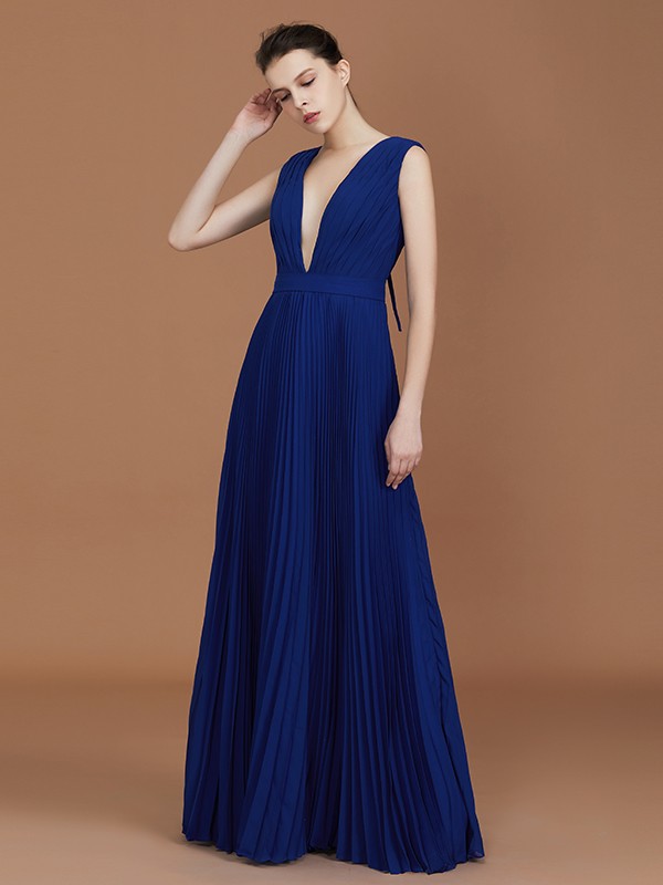 A-Line/Princess V-neck Sleeveless Pleated Floor-Length Chiffon Bridesmaid Dress 2844