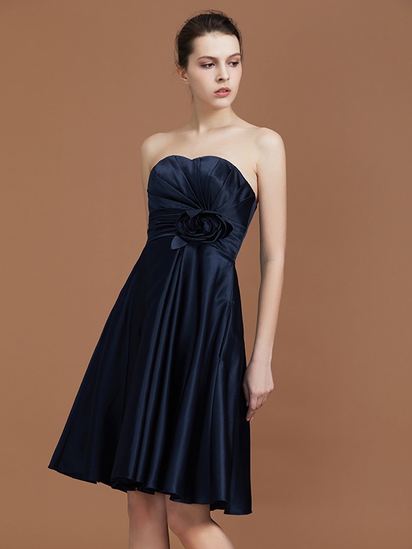 A-Line/Princess Sweetheart Knee-Length Sleeveless Satin Hand-Made Flower Bridesmaid Dresses 2679