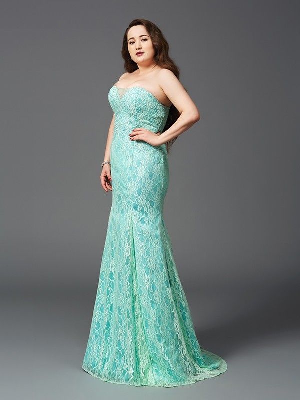 Sheath/Column Strapless Lace Sleeveless Long Satin Plus Size Dresses 6670