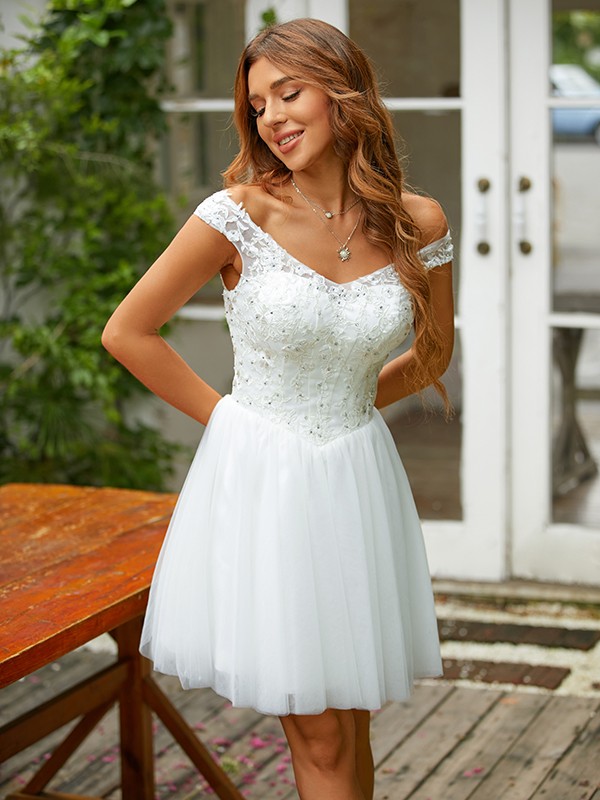 A-Line/Princess Tulle Lace V-neck Sleeveless Short/Mini Dresses 5326