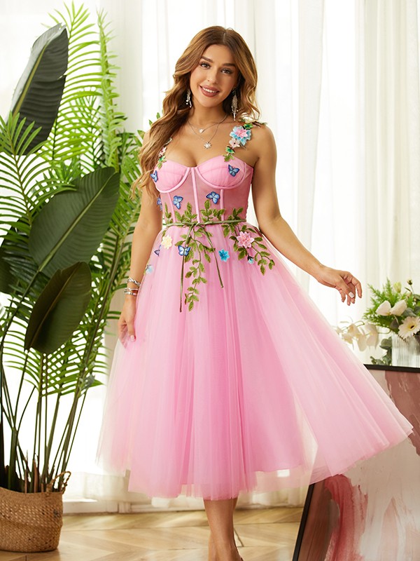 A-Line/Princess Tulle Hand-Made Flower Spaghetti Straps Sleeveless Tea-Length Dresses 5306