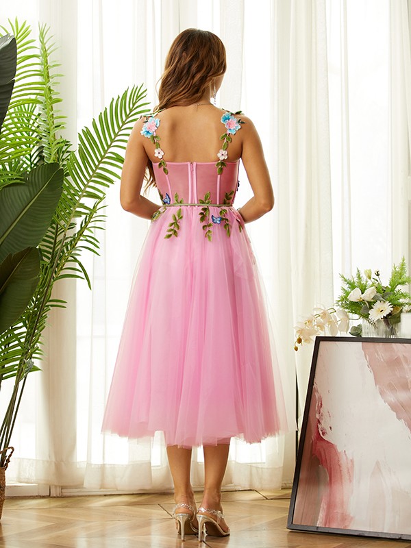 A-Line/Princess Tulle Hand-Made Flower Spaghetti Straps Sleeveless Tea-Length Dresses 5306