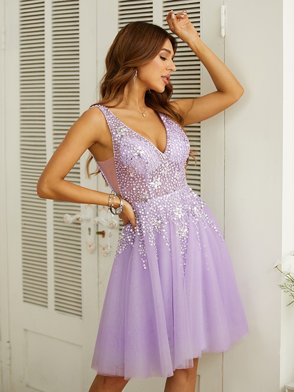 A-Line/Princess Tulle Beading V-neck Sleeveless Knee-Length Dresses 5297