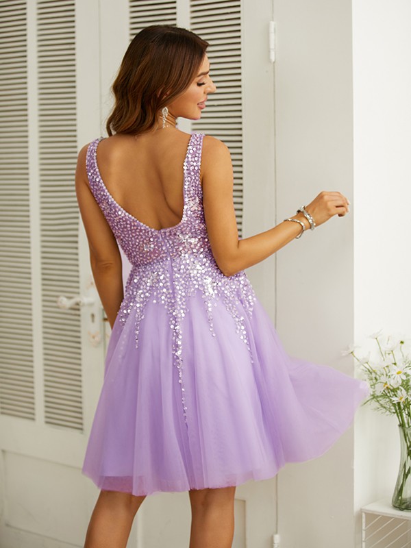 A-Line/Princess Tulle Beading V-neck Sleeveless Knee-Length Dresses 5297