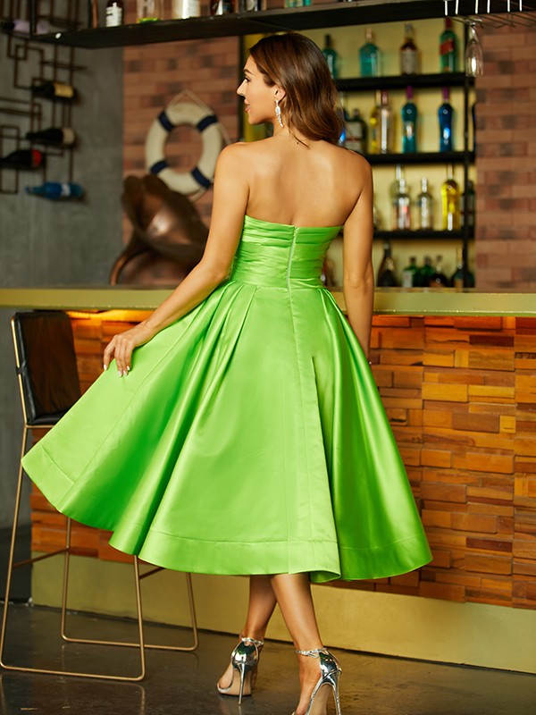 A-Line/Princess Satin Ruched Sweetheart Sleeveless Tea-Length Dresses 4135