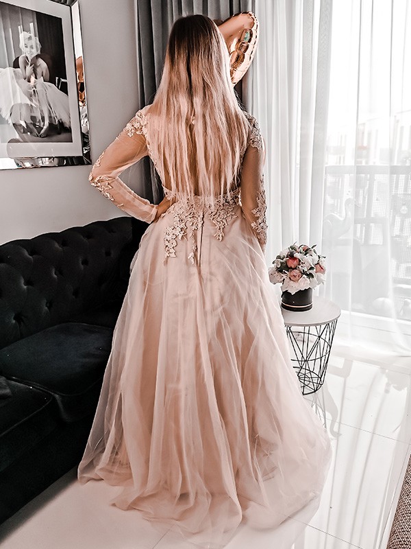 A-Line/Princess Tulle Long Sleeves Applique Floor-Length Scoop Dresses 5337