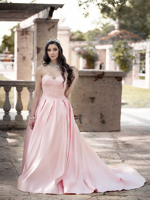 Ball Gown Sweetheart Lace Satin Sleeveless Court Train Dresses 5755