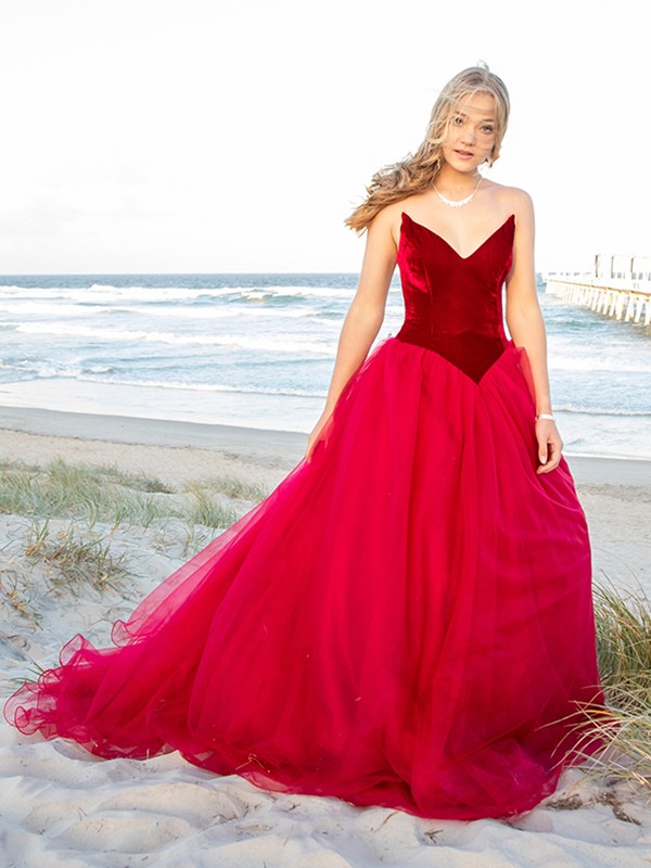 Ball Gown Sweetheart Tulle Sleeveless Court Train Dresses 5781