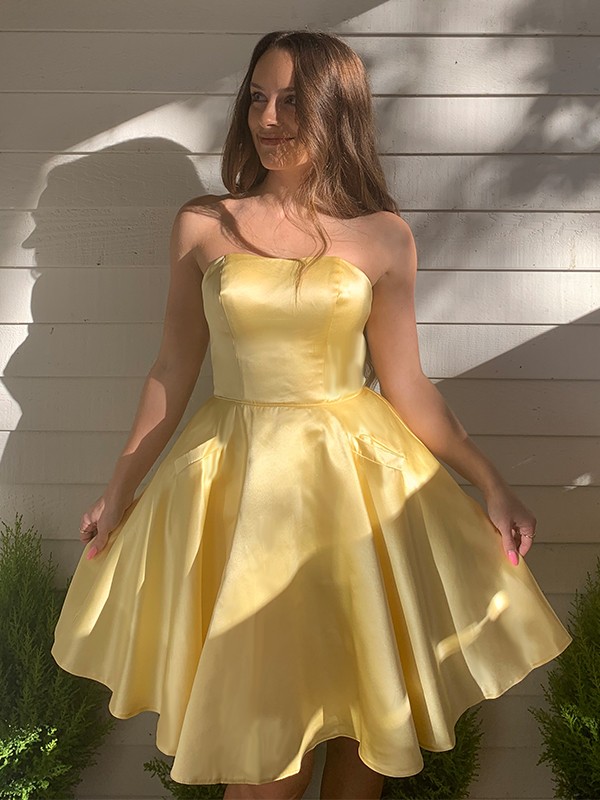 A-Line/Princess Strapless Satin Ruffles Sleeveless Short/Mini Homecoming Dresses 4758