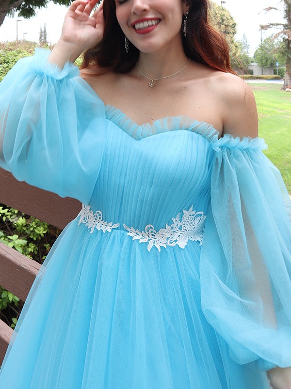 A-Line/Princess Off-the-Shoulder Tulle Applique Long Sleeves Floor-Length Dresses 3826