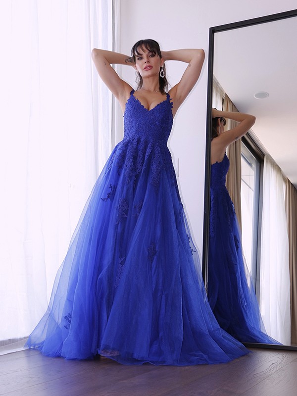 A-Line/Princess Tulle V-neck Sleeveless Applique Sweep/Brush Train Dresses 5425