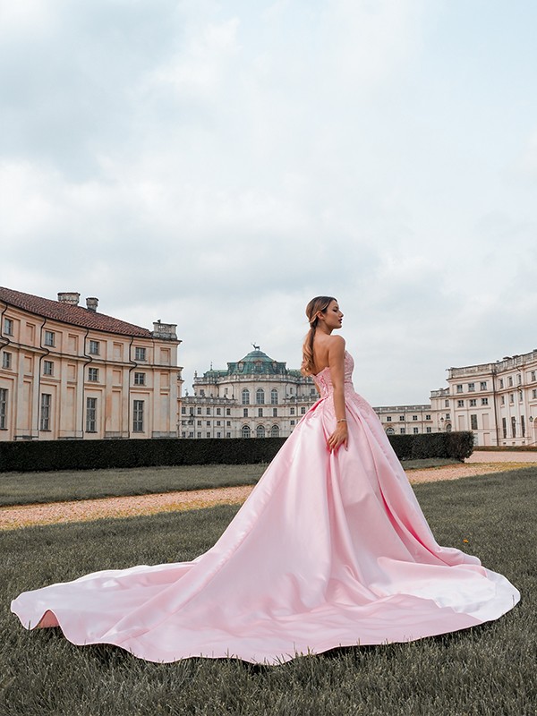 Ball Gown Satin Sweetheart Lace Sleeveless Court Train Dresses 5687