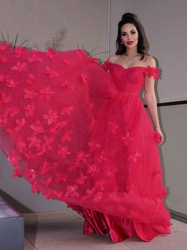 A-Line/Princess Tulle Hand-Made Flower Off-the-Shoulder Sleeveless Floor-Length Dresses 5304