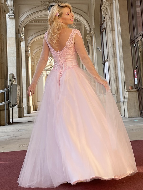 A-Line/Princess Tulle Applique V-neck Long Sleeves Floor-Length Dresses 5205