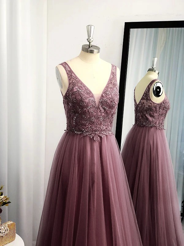 A-Line/Princess Sleeveless Tulle Floor-Length Applique V-neck Dresses 4630