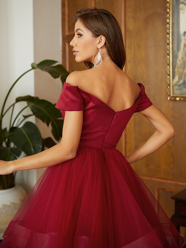 A-Line/Princess Tulle Ruffles Off-the-Shoulder Sleeveless Floor-Length Dresses 3950