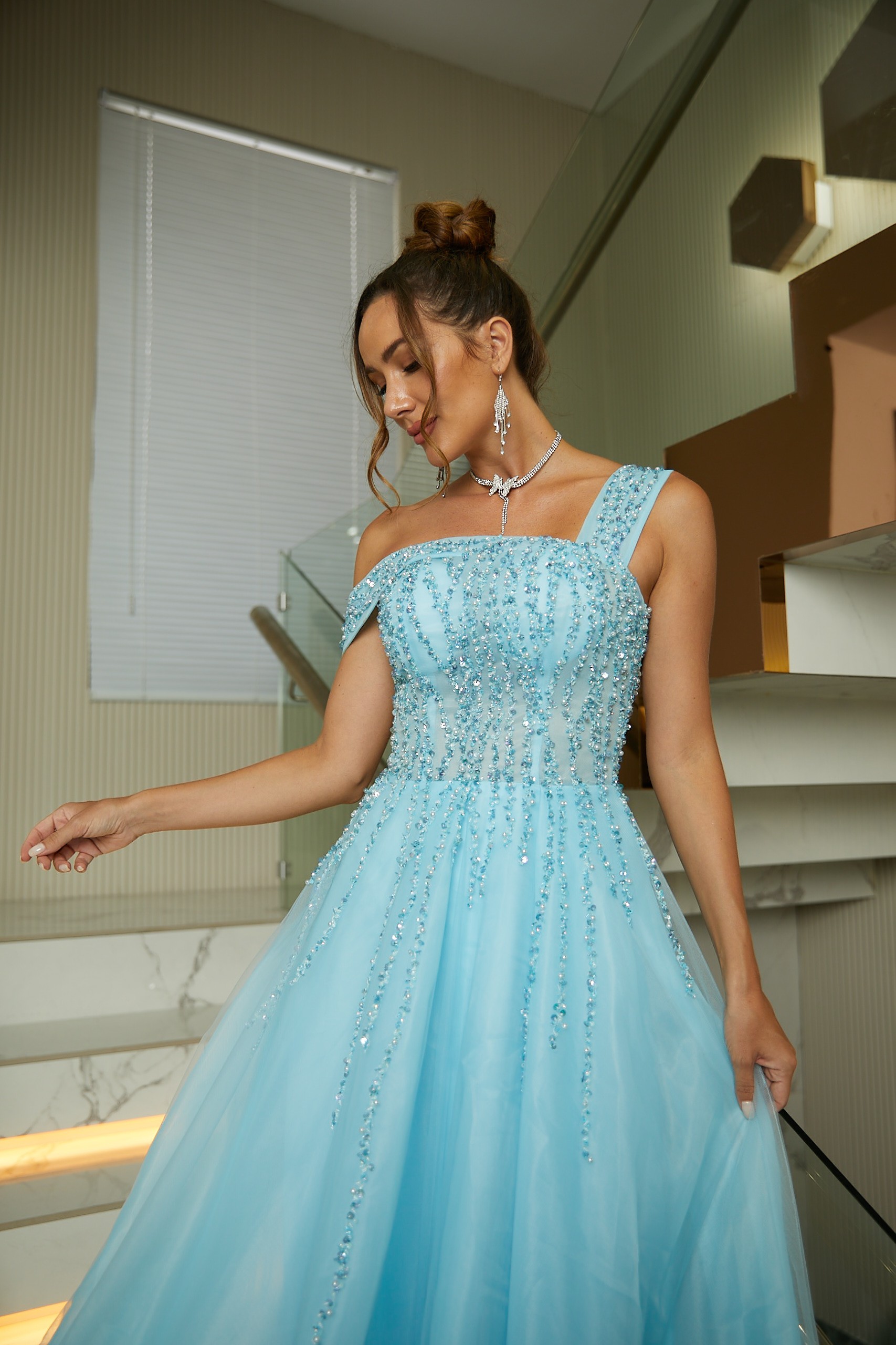 A-Line/Princess Organza Beading Scoop Sleeveless Floor-Length Dresses 3943