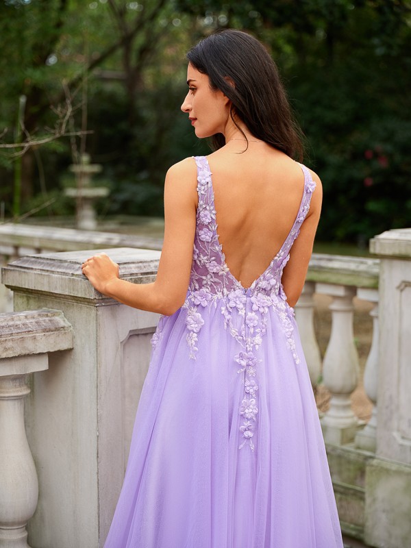 A-Line/Princess Tulle Applique V-neck Sleeveless Floor-Length Dresses 5256