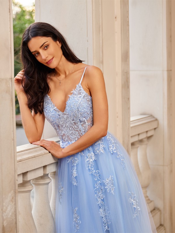 A-Line/Princess Tulle Applique V-neck Sleeveless Floor-Length Dresses 5222