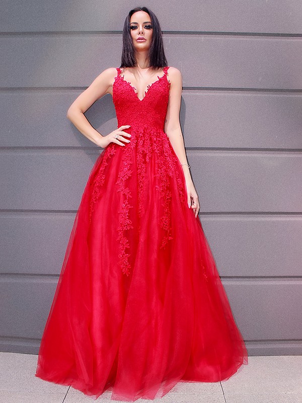 A-Line/Princess Tulle V-neck Floor-Length Applique Sleeveless Dresses 5421