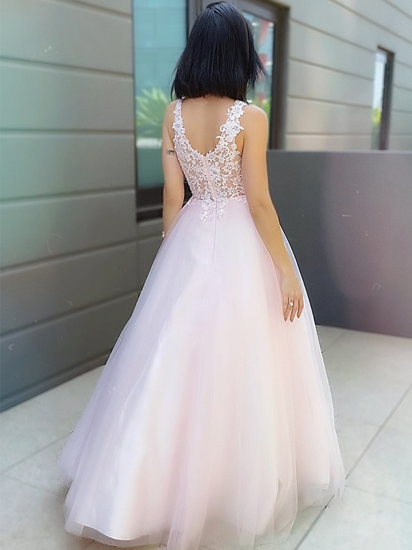 A-Line/Princess V-neck Sleeveless Applique Tulle Floor-Length Dresses 5511