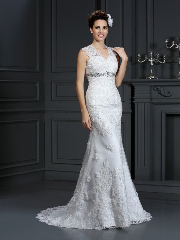 Sheath/Column V-neck Beading Sleeveless Long Lace Wedding Dresses 1988