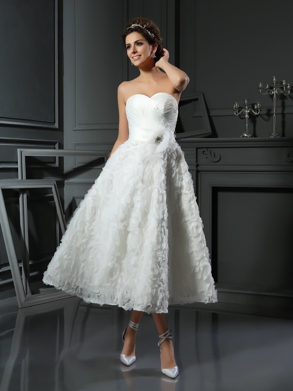 A-Line/Princess Sweetheart Bowknot Sleeveless Short Lace Wedding Dresses 954