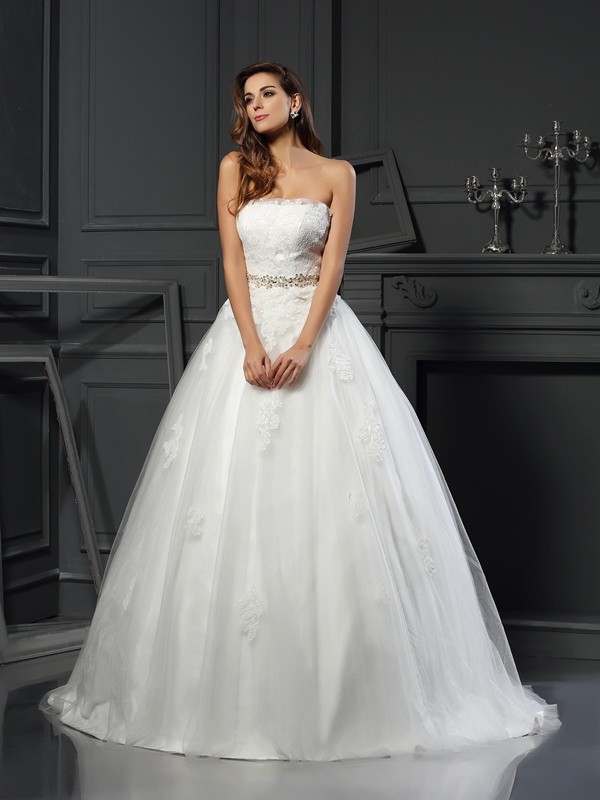 Ball Gown Strapless Applique Sleeveless Long Net Wedding Dresses 1908